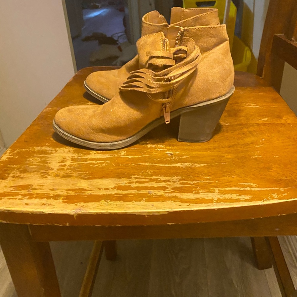 Low top boots